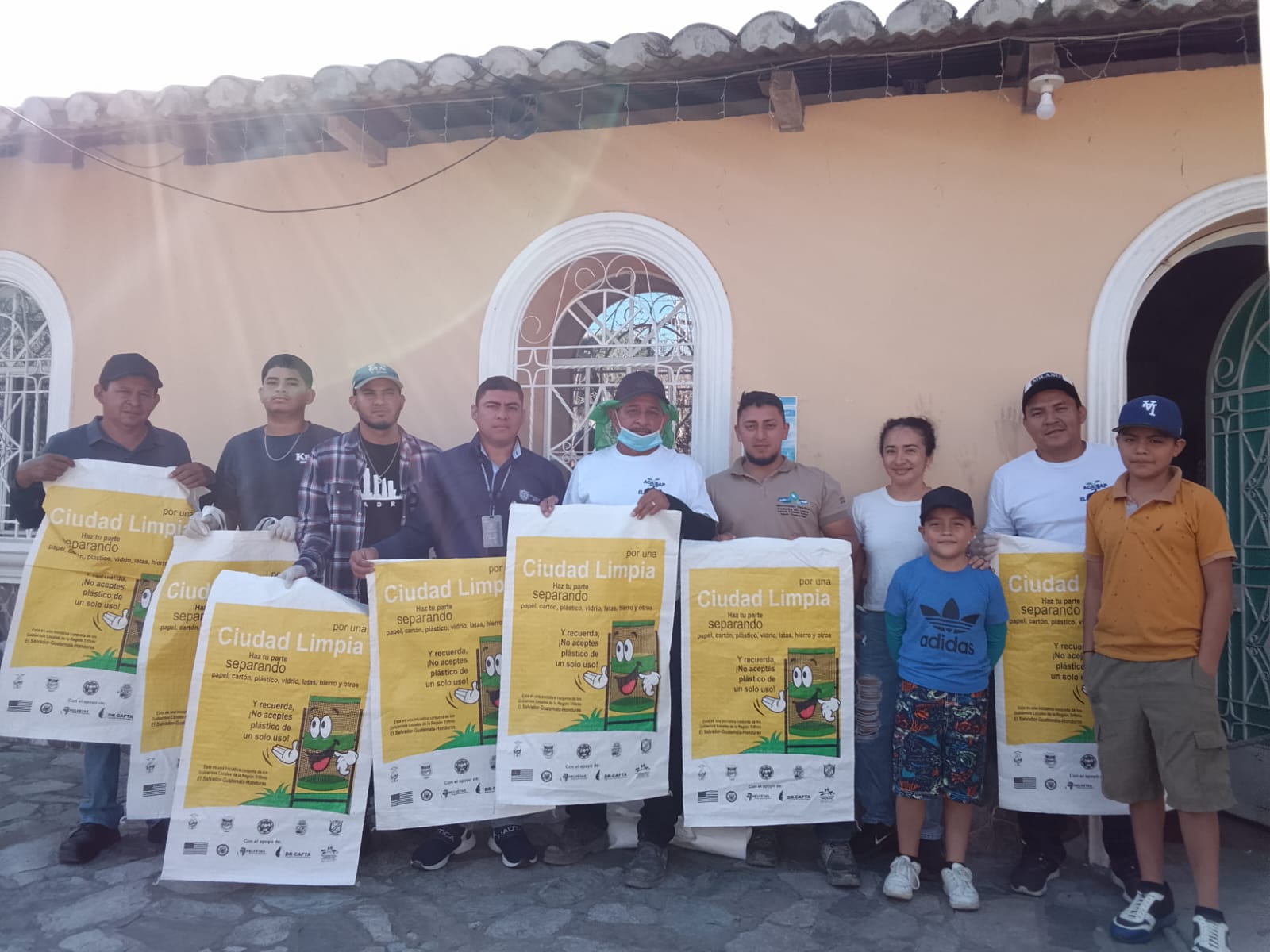 Acciones de protección del medio ambiente y fuentes de agua, realiza  comunidad 