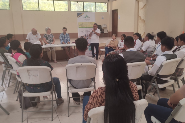 secundario-02000B6D31-72AB-3382-5368-17B9F1843EBE.jpg